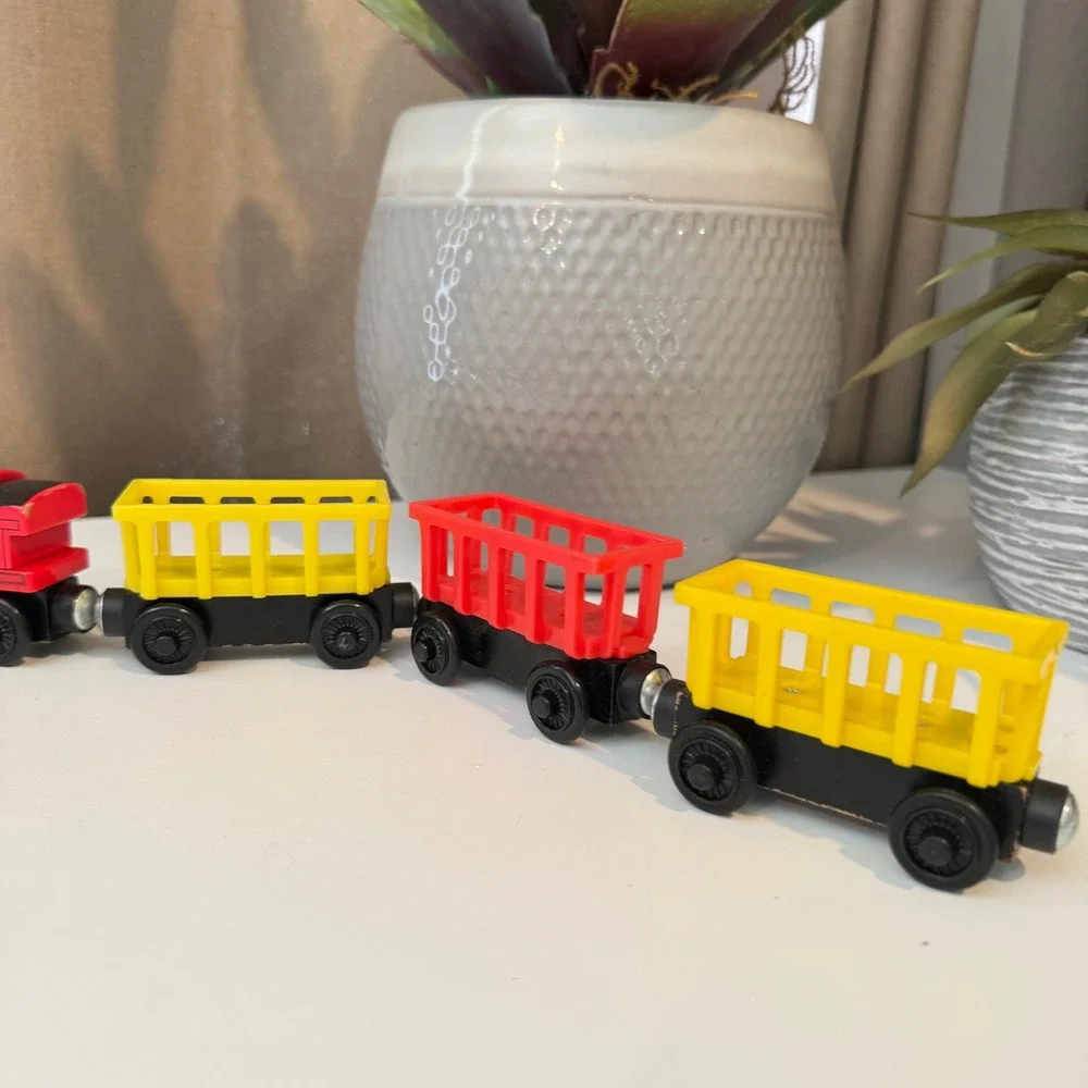Thomas & Friends Wooden Railway Mike Engine Caboose Circus Dino Fossil Car Lot